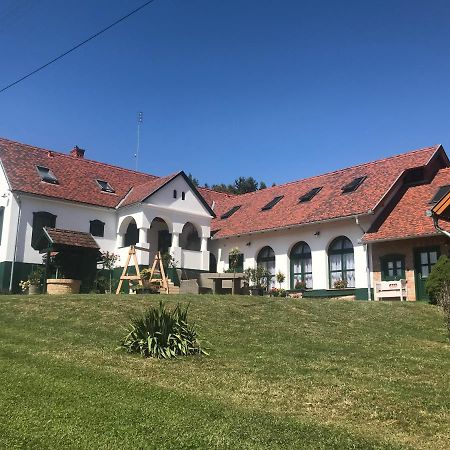Feny-Szer Vendeghaz Orseg Hotell Szentgotthárd Exteriör bild